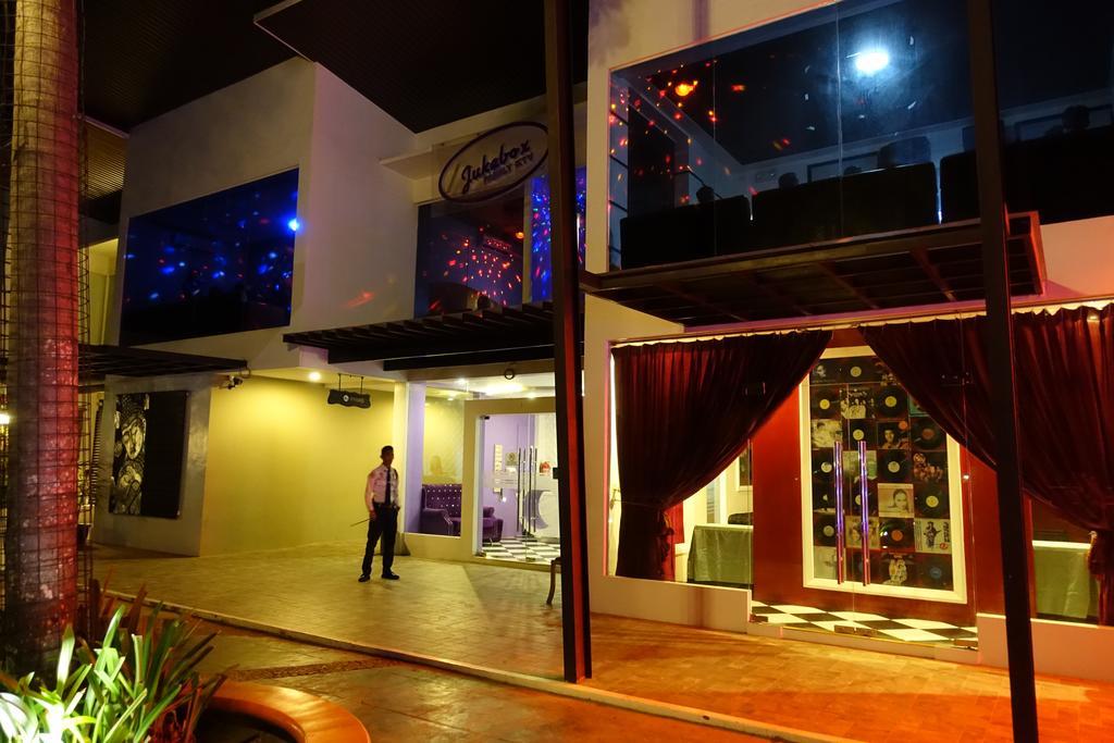 One Manalo Place Puerto Princesa Exterior foto