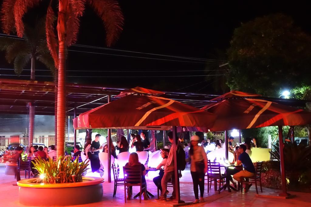 One Manalo Place Puerto Princesa Exterior foto
