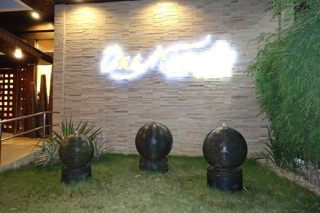 One Manalo Place Puerto Princesa Exterior foto