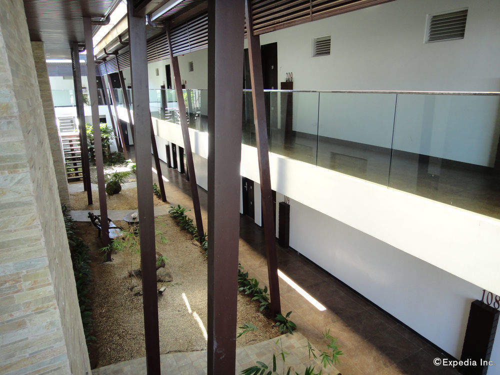One Manalo Place Puerto Princesa Exterior foto
